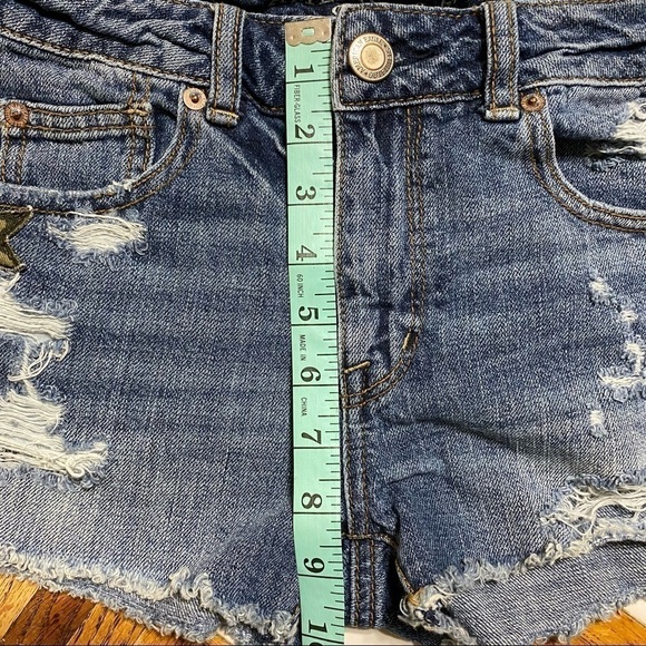 American Eagle Distressed Denim Shorts with Patches Size 0 Women - Picture 9 of 10